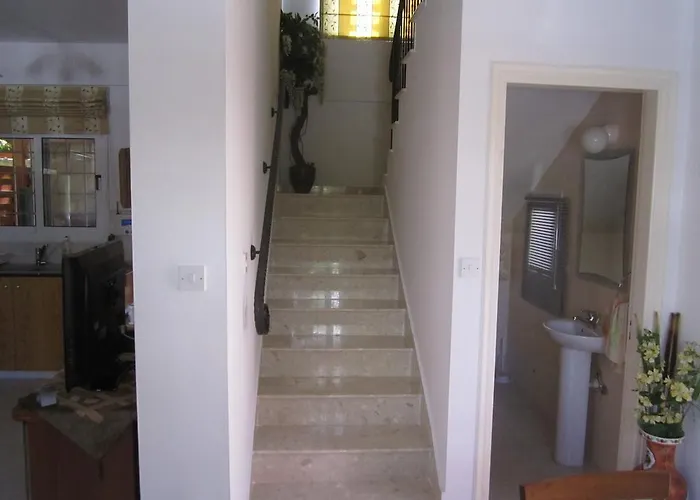 Papantonia Complex 17