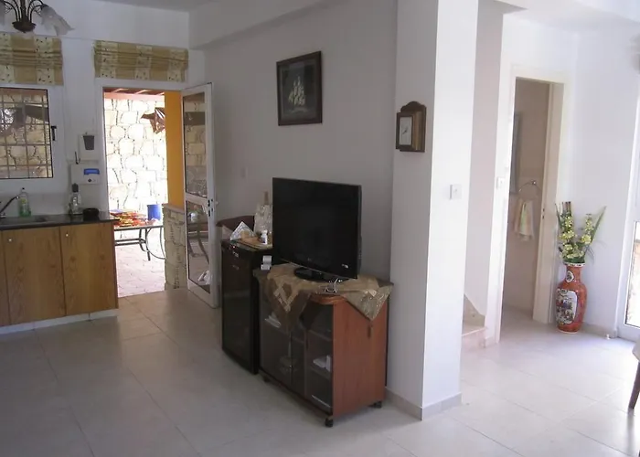 Vila Papantonia Complex 17 *