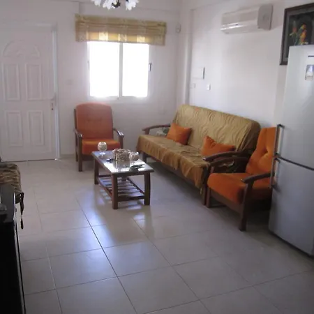 Papantonia Complex 17 * بروتاراس