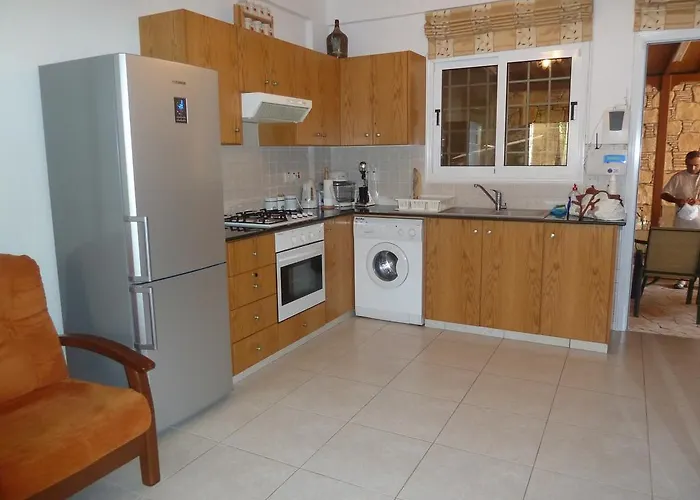 Papantonia Complex 17 Willa