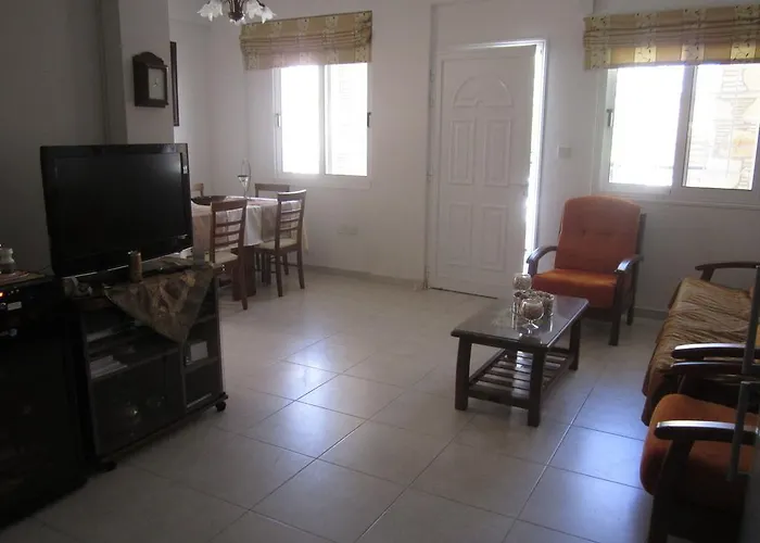 Papantonia Complex 17 Willa